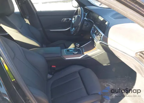 2021 BMW 330I xDrive z USA, uszkodzony, nr VIN 3MW5R7J04M8B88548